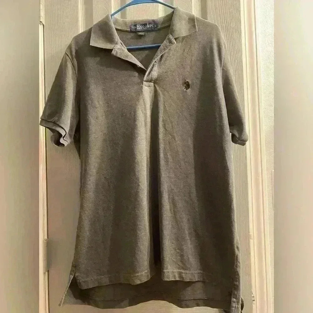 U.S.Polo Assn. collared shirt in gray with navy logo Men’s size large